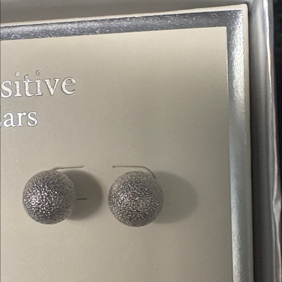 Silver Earring Set - Picture 3 of 6